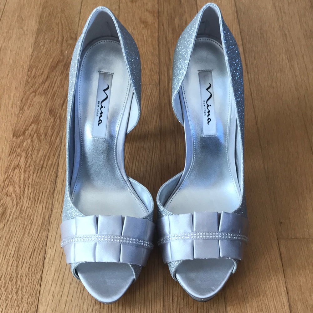 Never worn, Nina Elanna silver glitter heels, 9.5